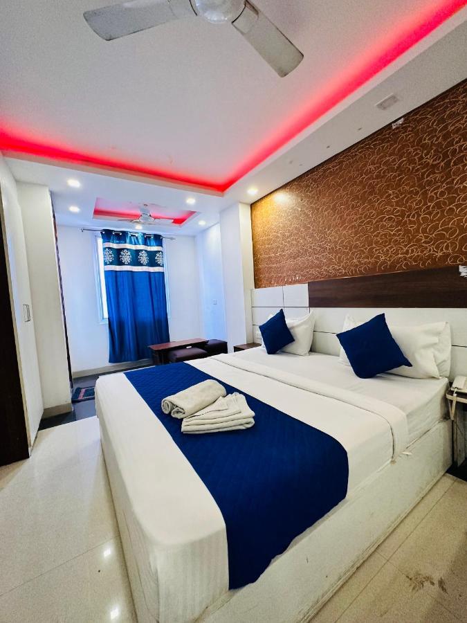 Palm Majestic At Airport Hotel Nuova Delhi Esterno foto