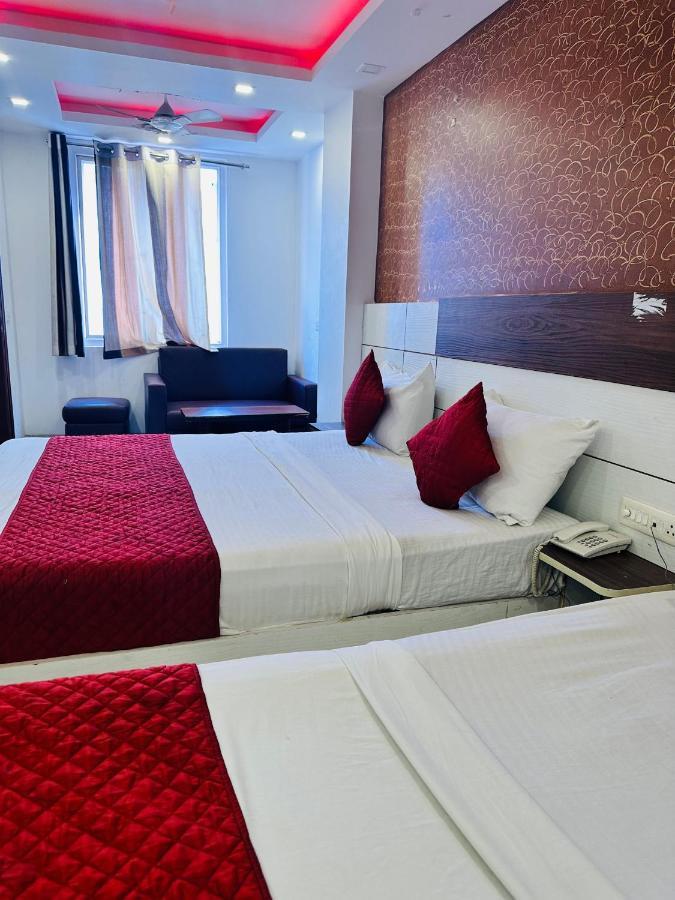 Palm Majestic At Airport Hotel Nuova Delhi Esterno foto