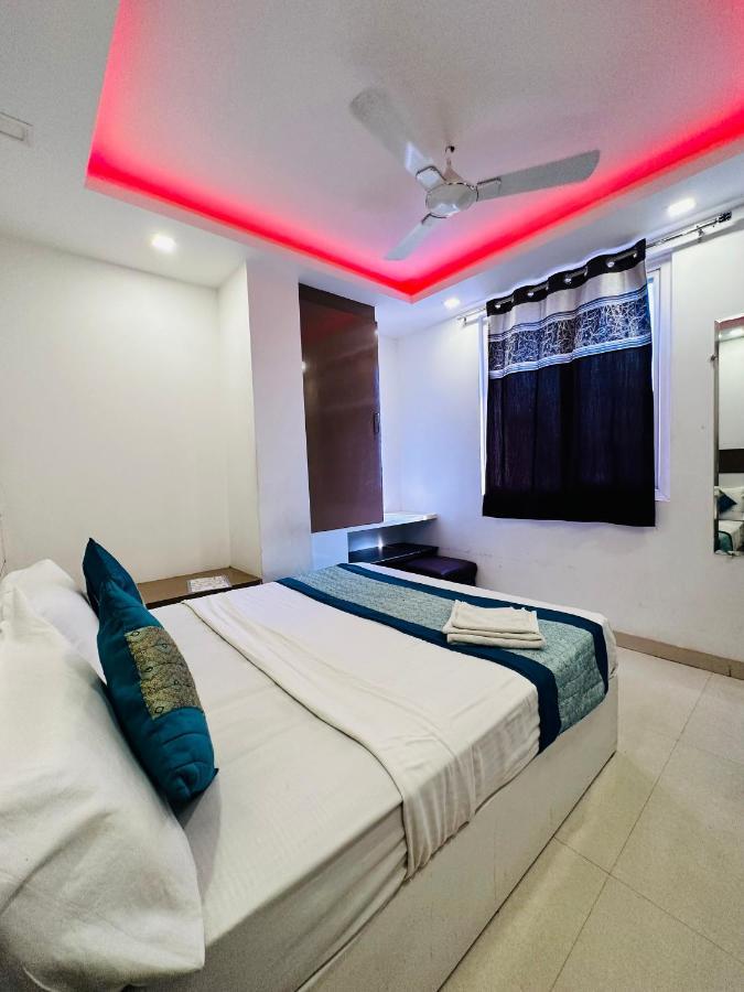 Palm Majestic At Airport Hotel Nuova Delhi Esterno foto