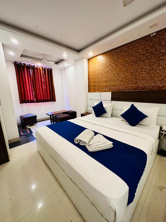 Palm Majestic At Airport Hotel Nuova Delhi Esterno foto