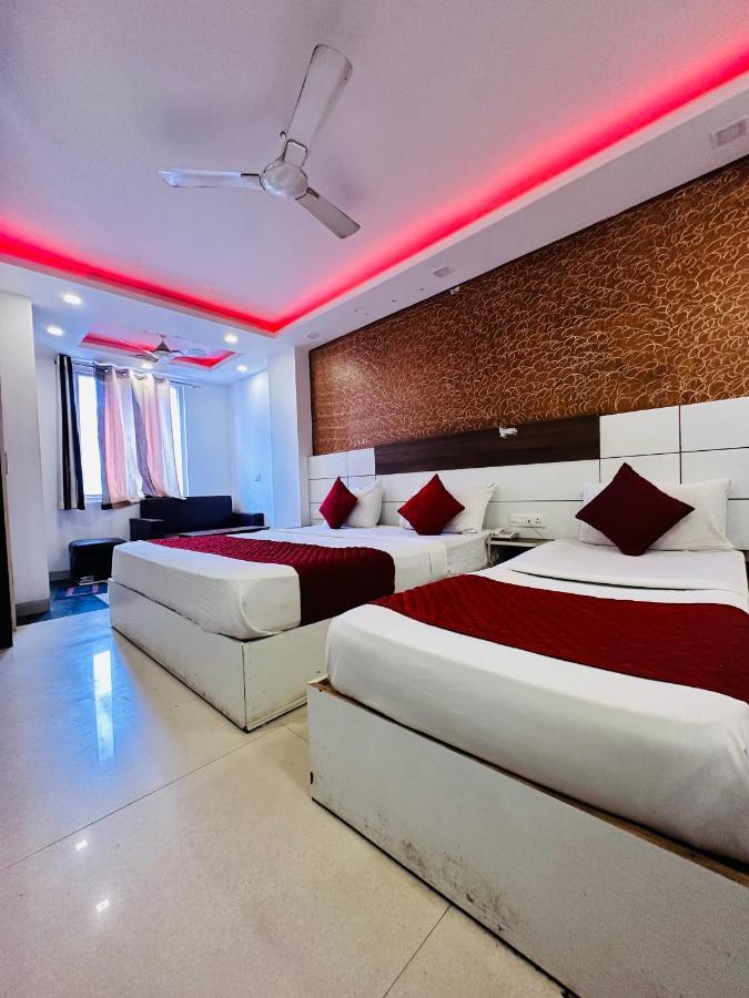 Palm Majestic At Airport Hotel Nuova Delhi Esterno foto